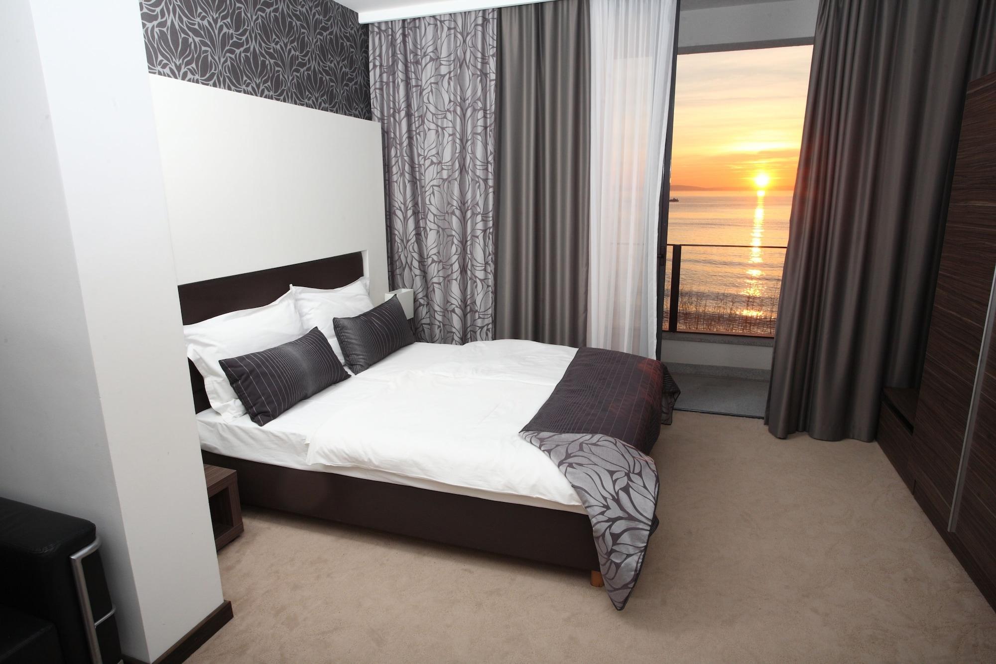 Beach Hotel Split Podstrana Dış mekan fotoğraf