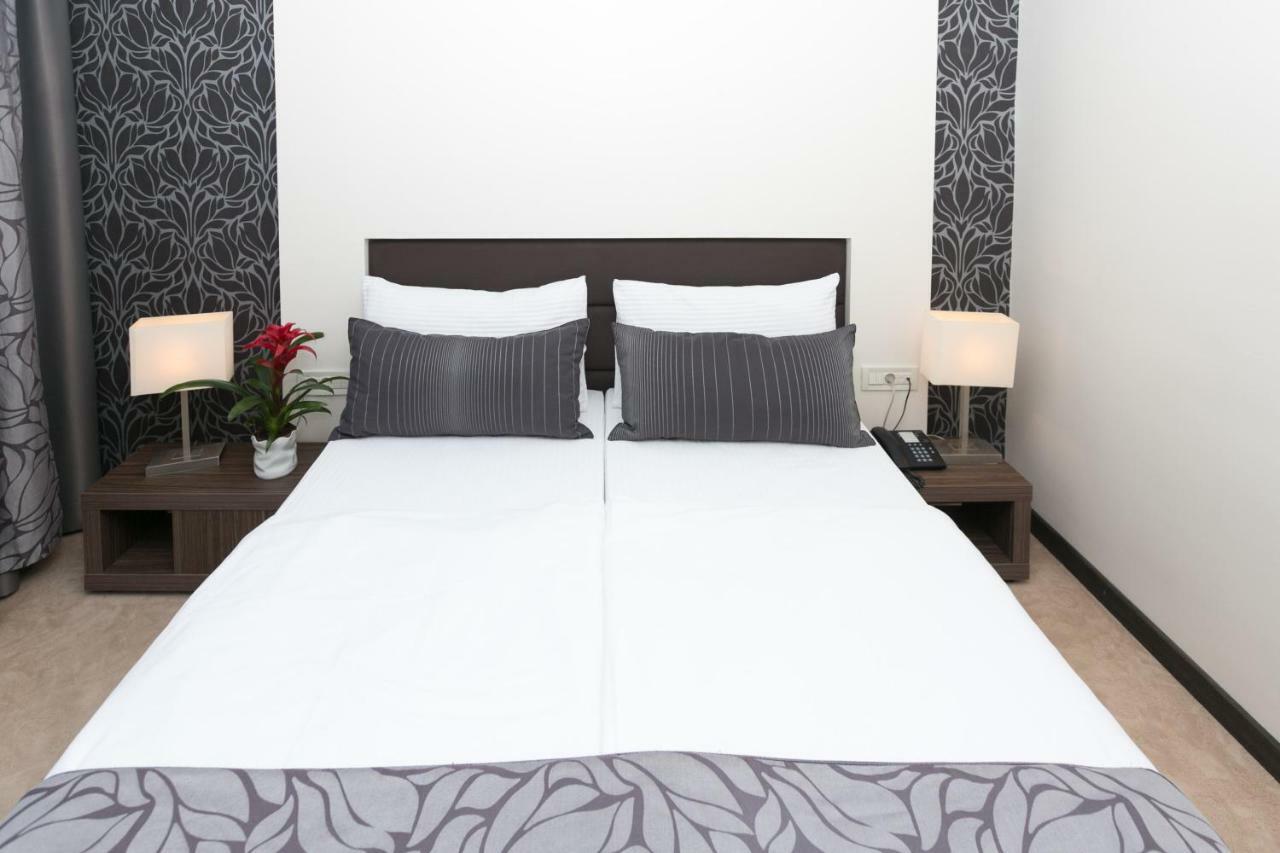 Beach Hotel Split Podstrana Dış mekan fotoğraf