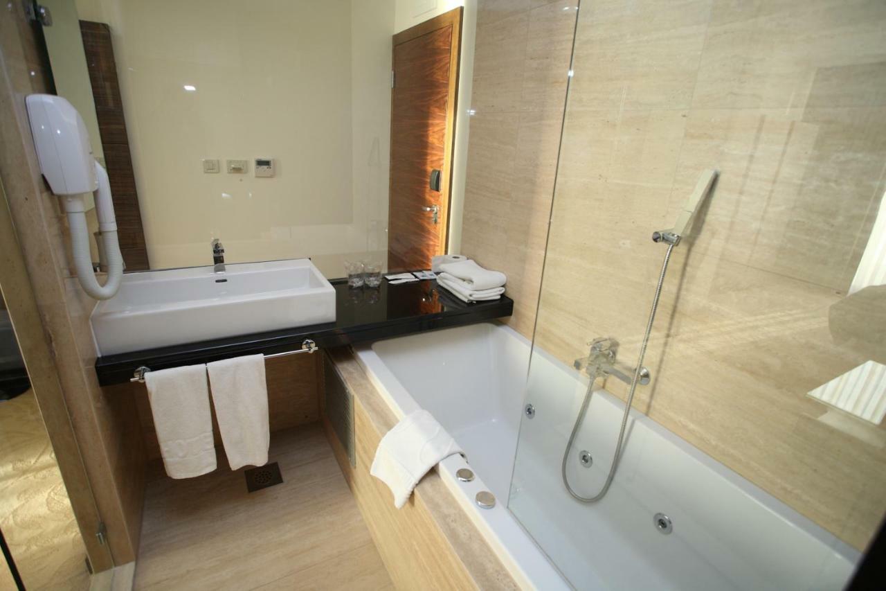 Beach Hotel Split Podstrana Dış mekan fotoğraf
