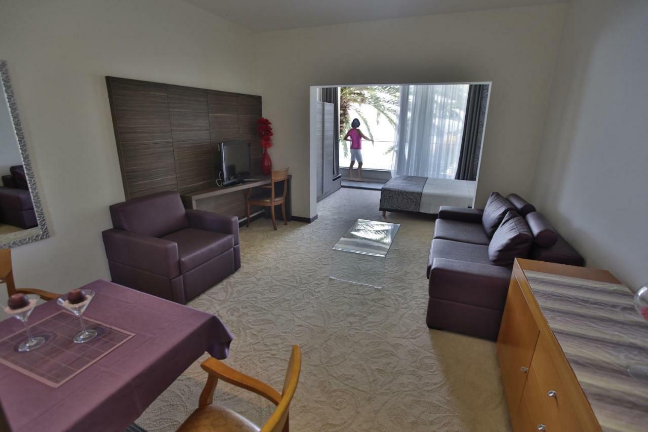 Beach Hotel Split Podstrana Dış mekan fotoğraf