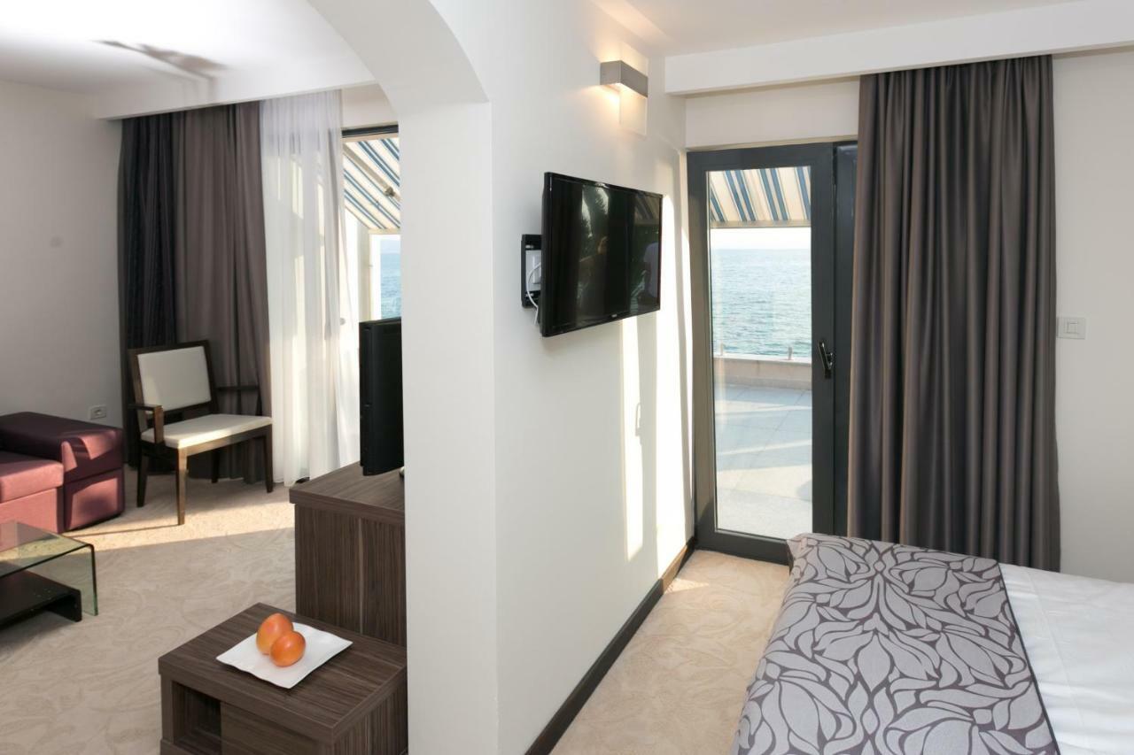 Beach Hotel Split Podstrana Dış mekan fotoğraf